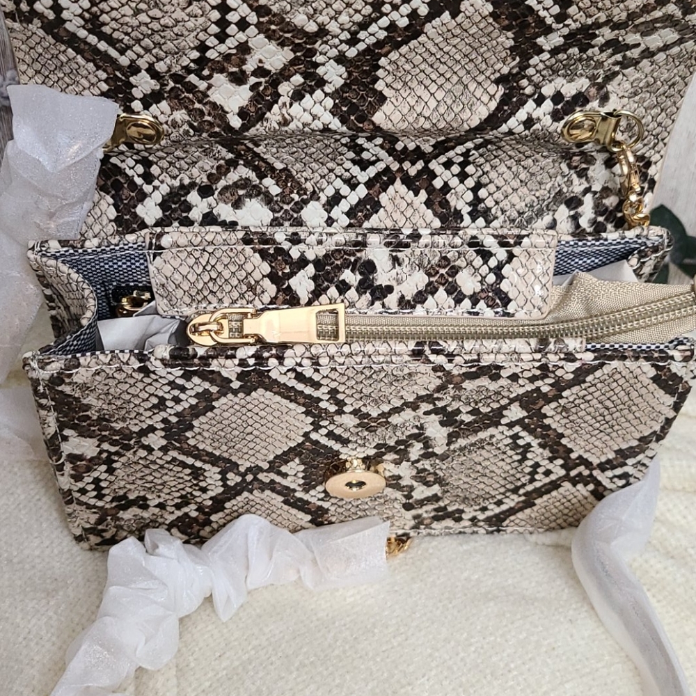 Francesca's Atoya top handle crossbody handbag NWT - Picture 4 of 4